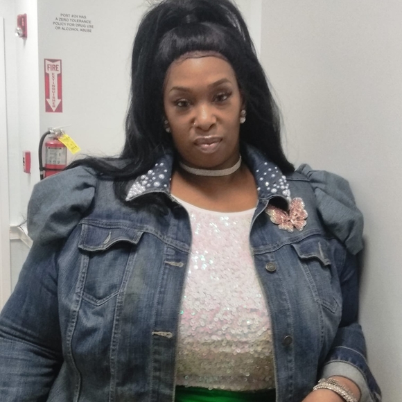 Meet your Posher, Shyra - Picture 1 of 1